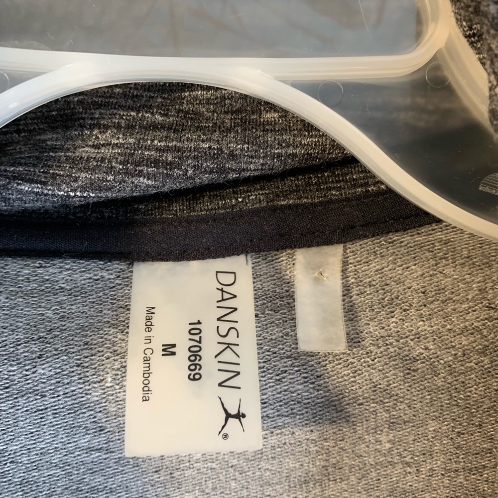 Medium Grey Sweater - Never Worn - image 5